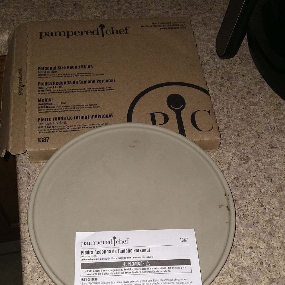Pampered Chef 8 1/2" Round Baking Stone